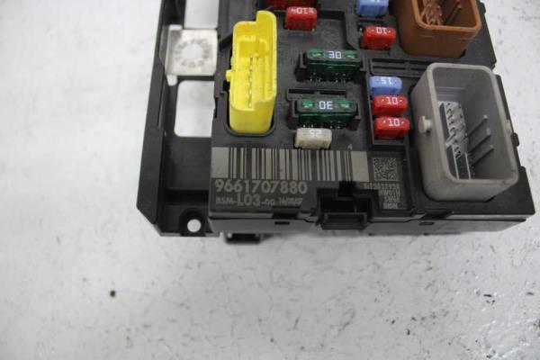 BOITIER ELECTRONIQUE CITROEN / PEUGEOT BSM-L03-00 - Vue 2